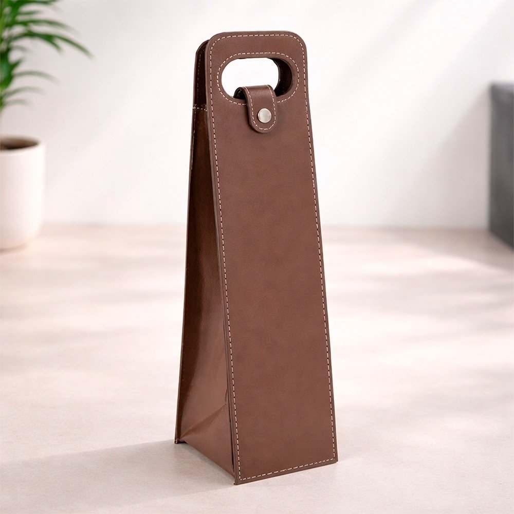https://salvadorlaser.com.br/products/uploads/_original/porta-vinho-couro-sintetico-849746.jpg